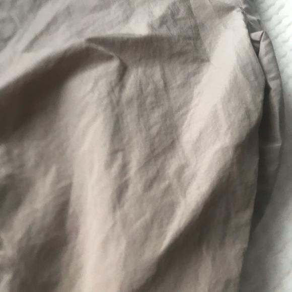 I am Gia Hester pant taupe color in excellent condition - Picture 6 of 8